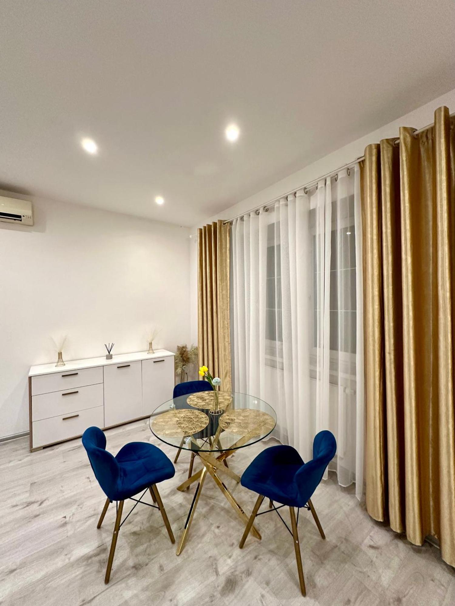 Luxury Apartment In Братислава Екстер'єр фото